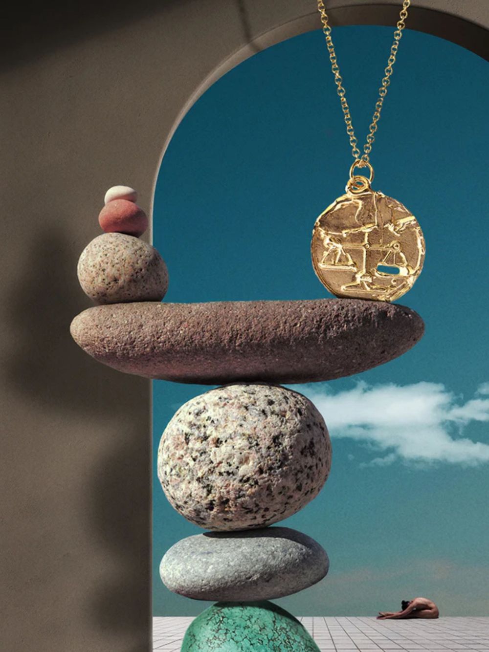 statement-pendant necklace