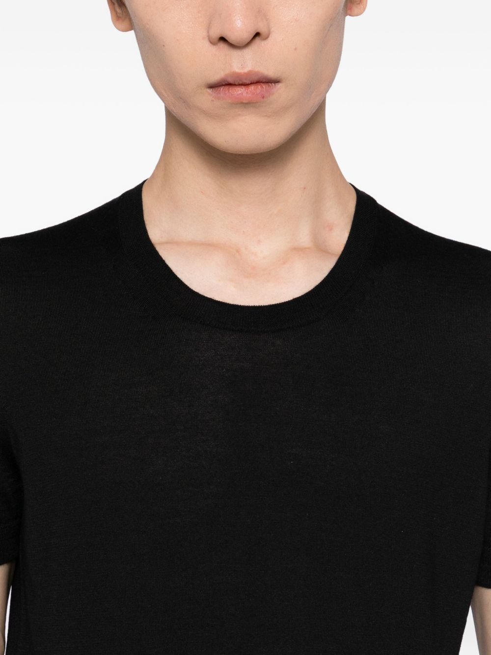 v-neck knitted tee