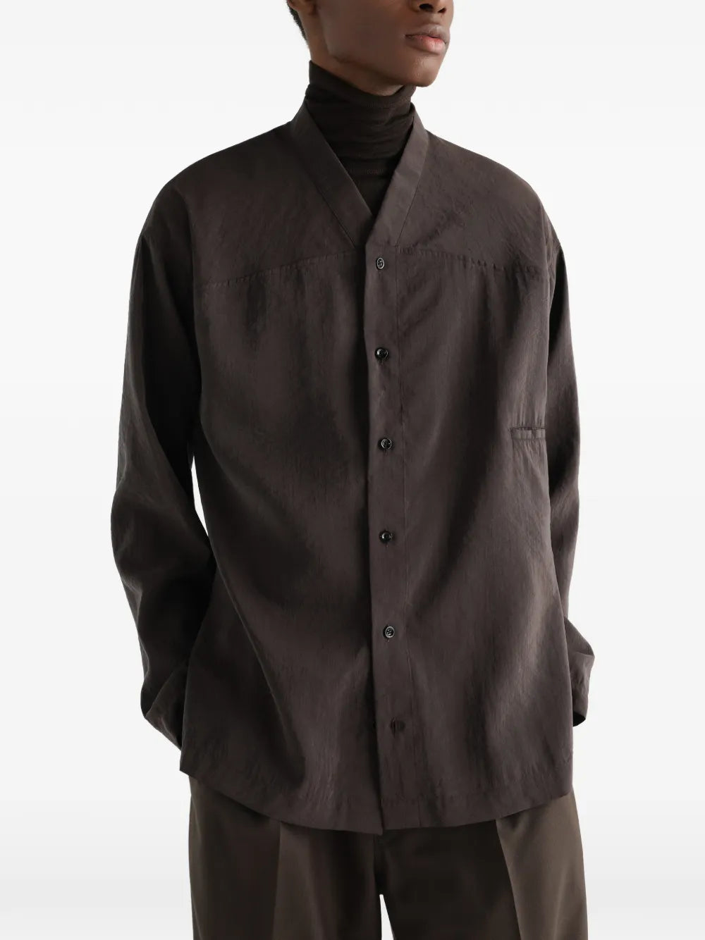 V-neck shirt in dry silk