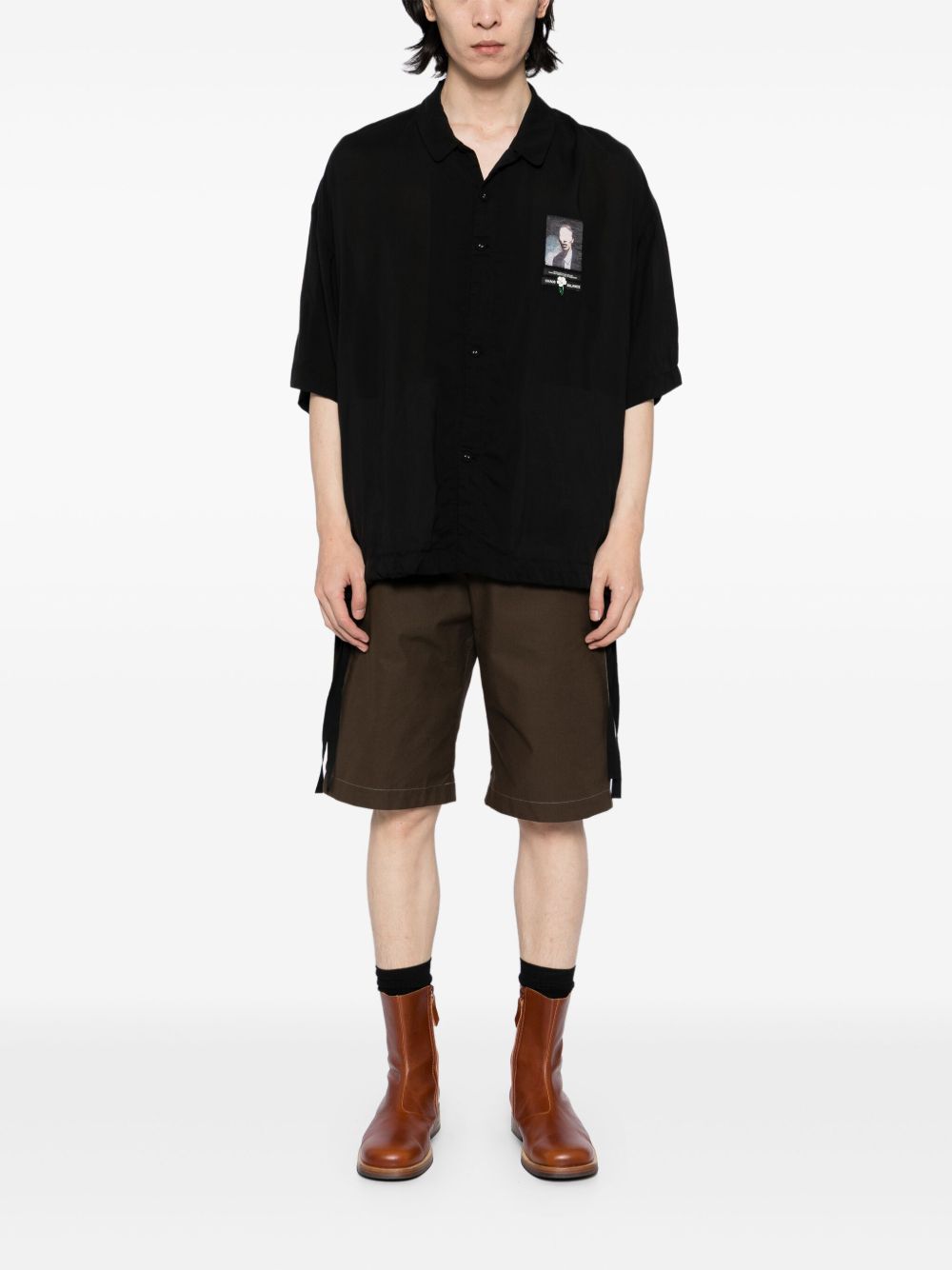 graphic-print shirt