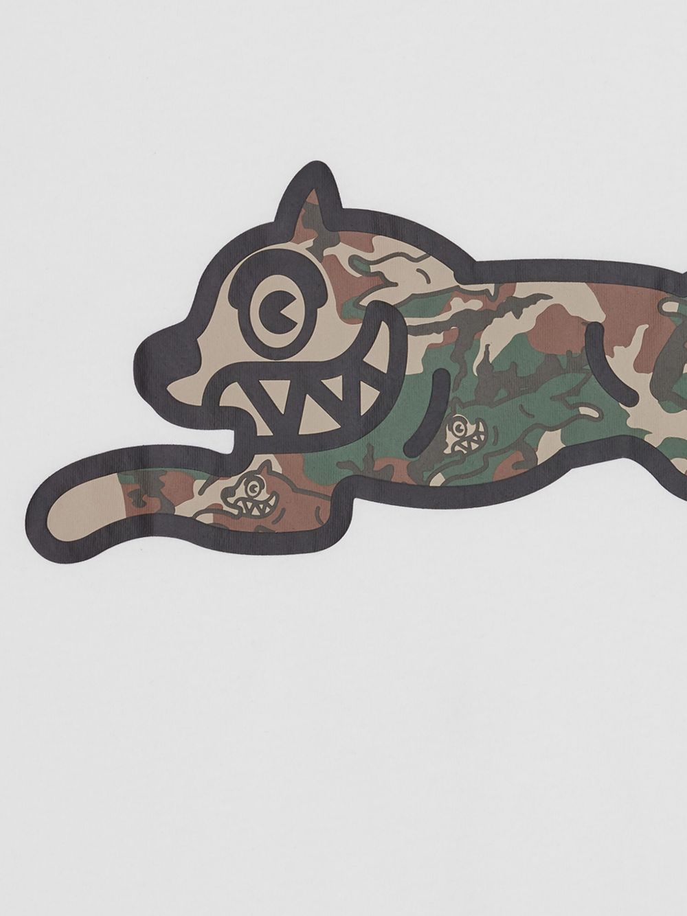 camouflage-print T-shirt