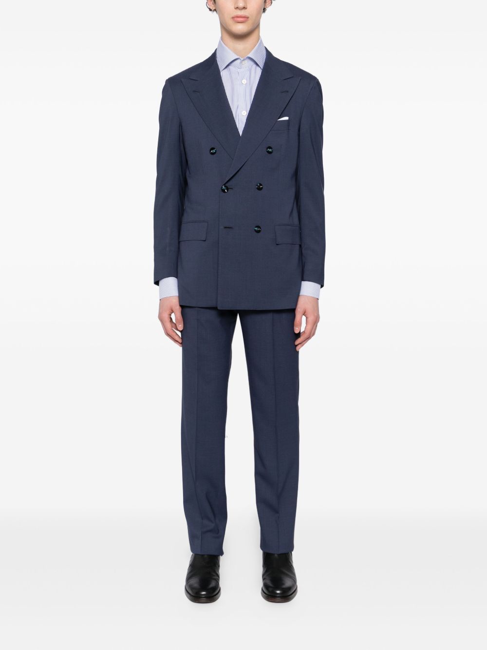single-breasted suit