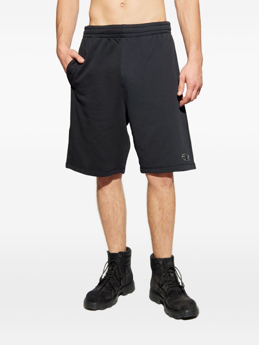 P-Marshy logo-detail shorts