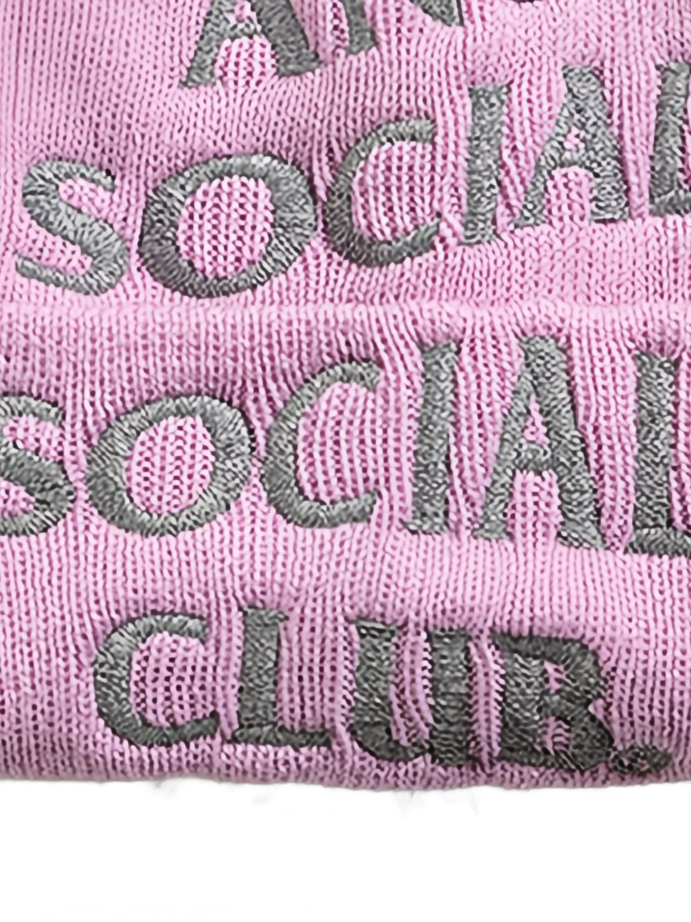 logo-embroidered beanie
