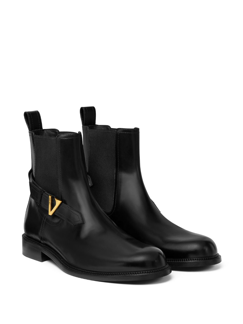 round-toe boots