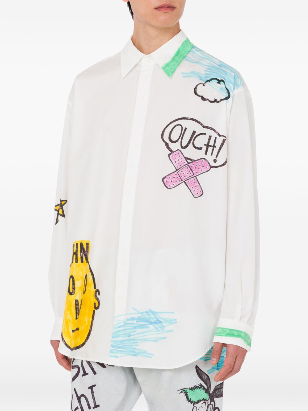 graphic-print shirt