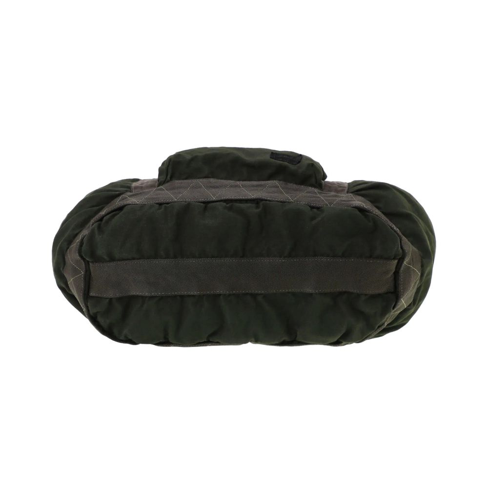 zip-pocket tote bag