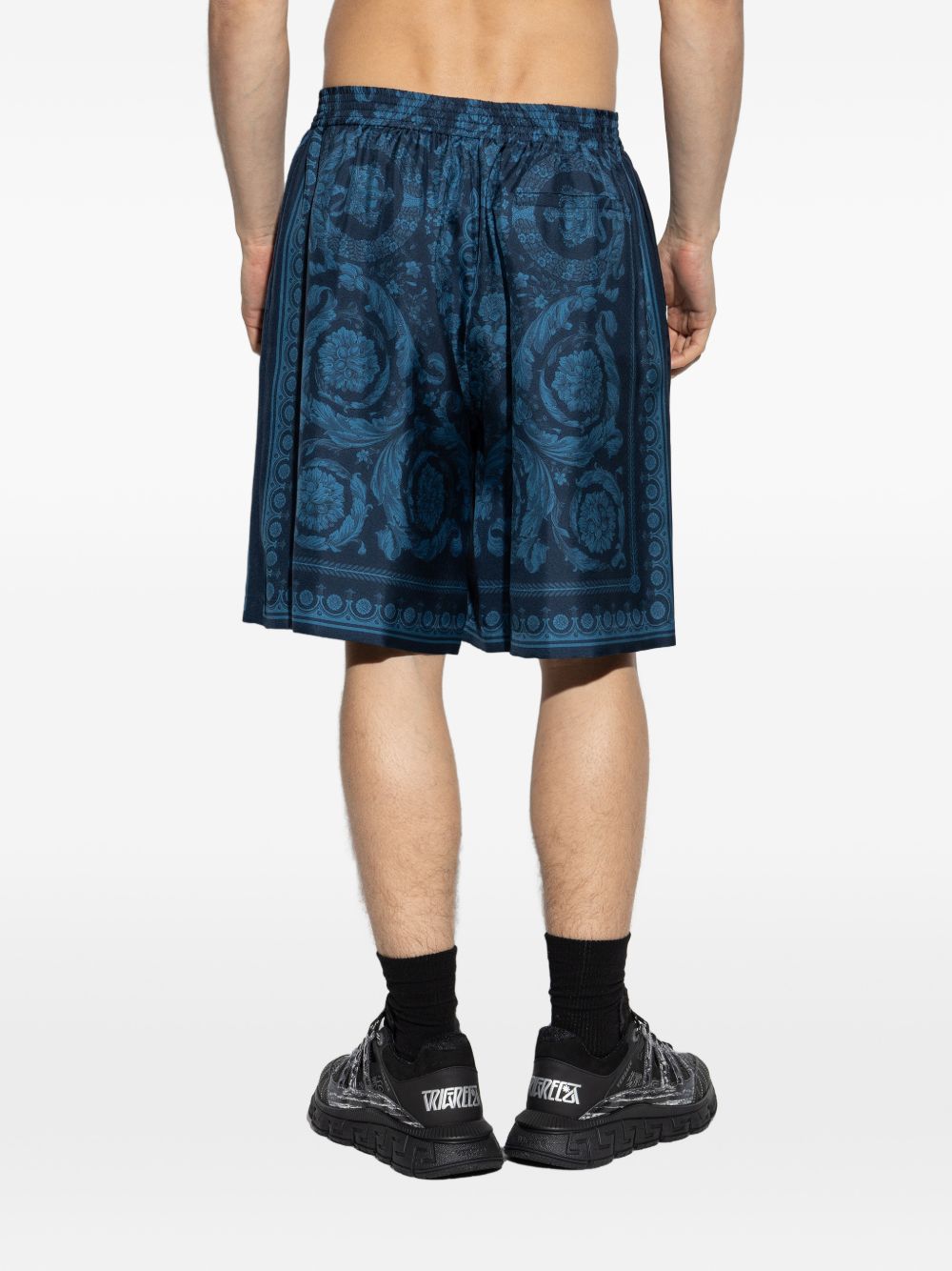 floral-print shorts