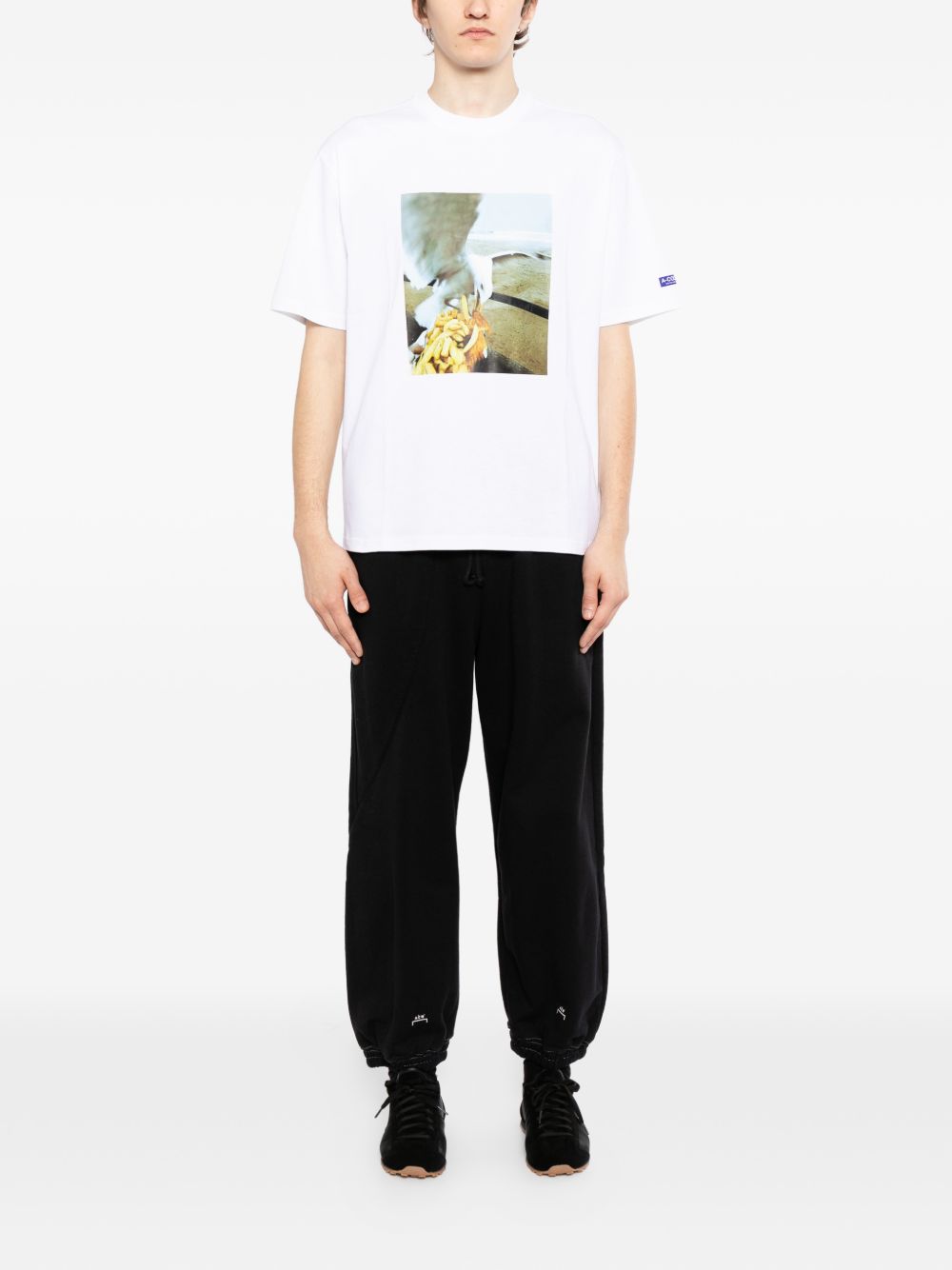 graphic-print T-shirt