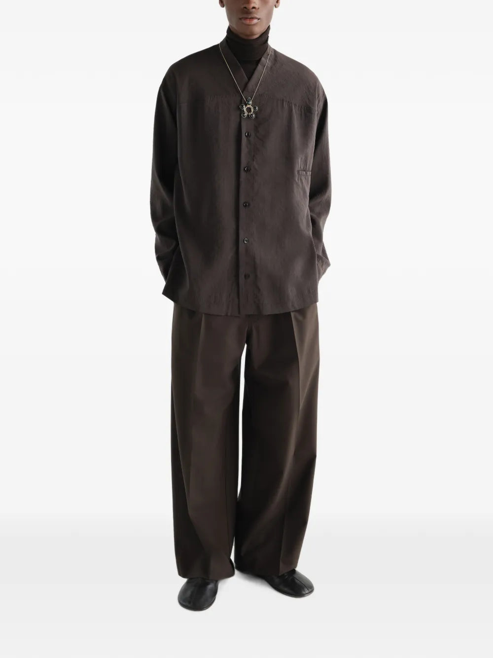 V-neck shirt in dry silk