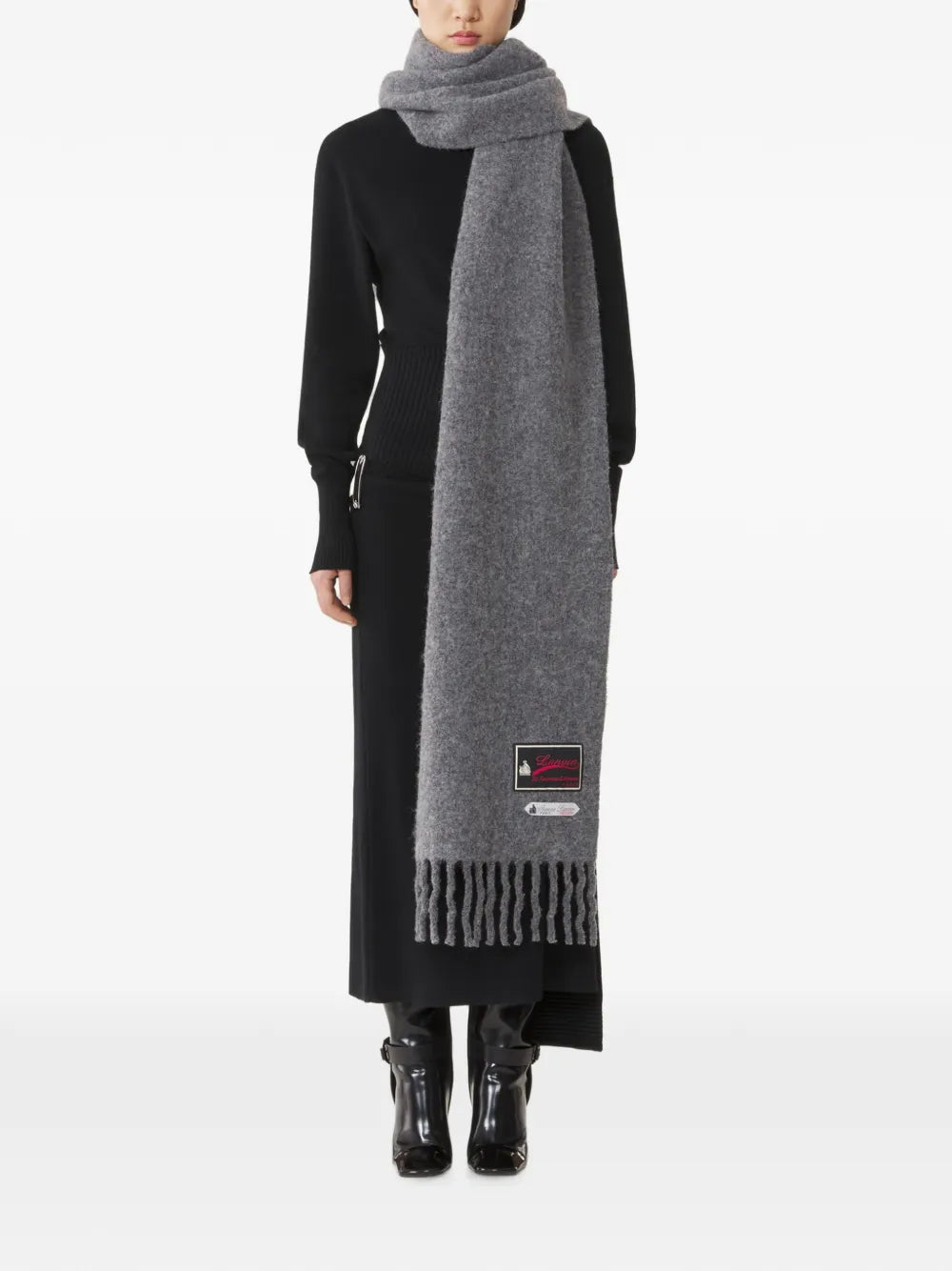 fringed wool scarf with 22 Faubourg label