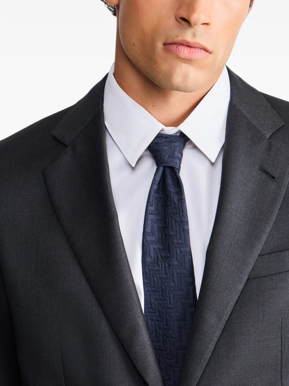 zigzag-jacquard tie
