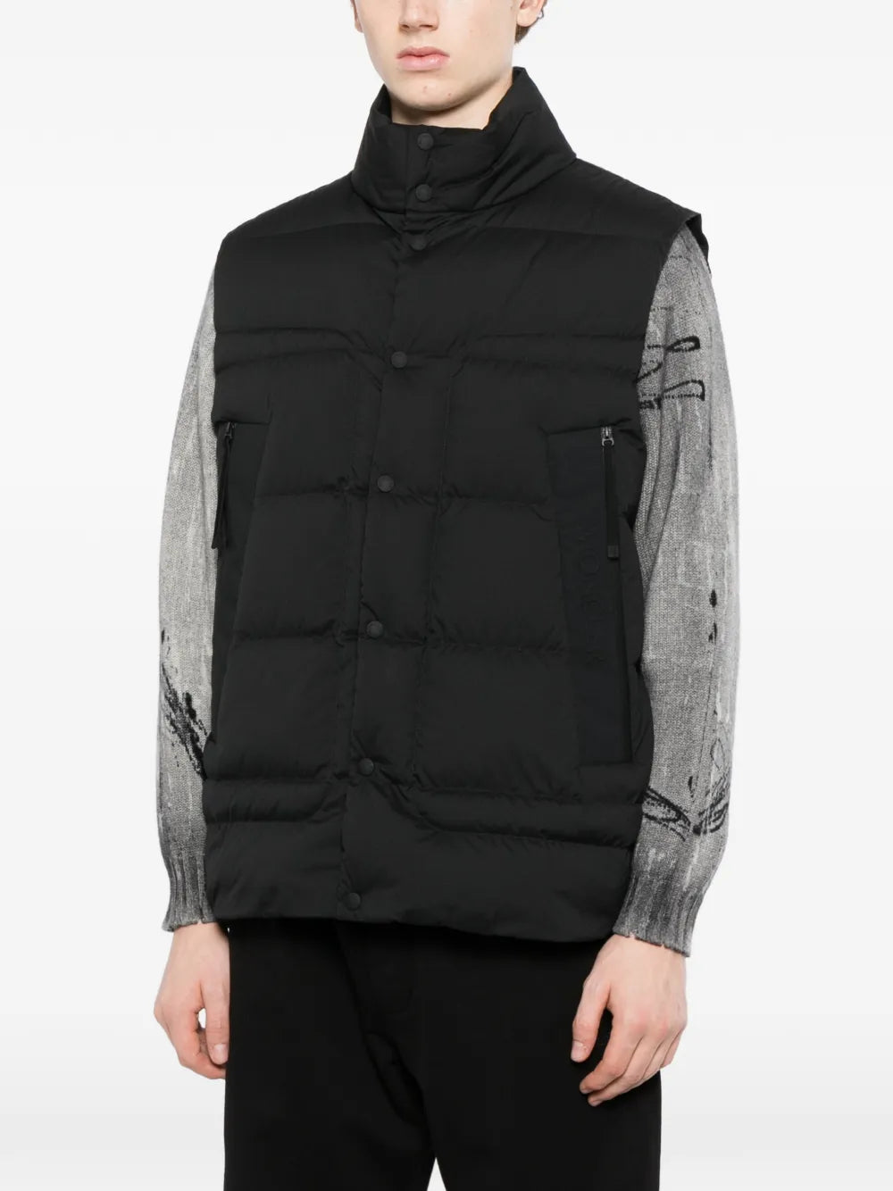 quilted logo-patch gilet