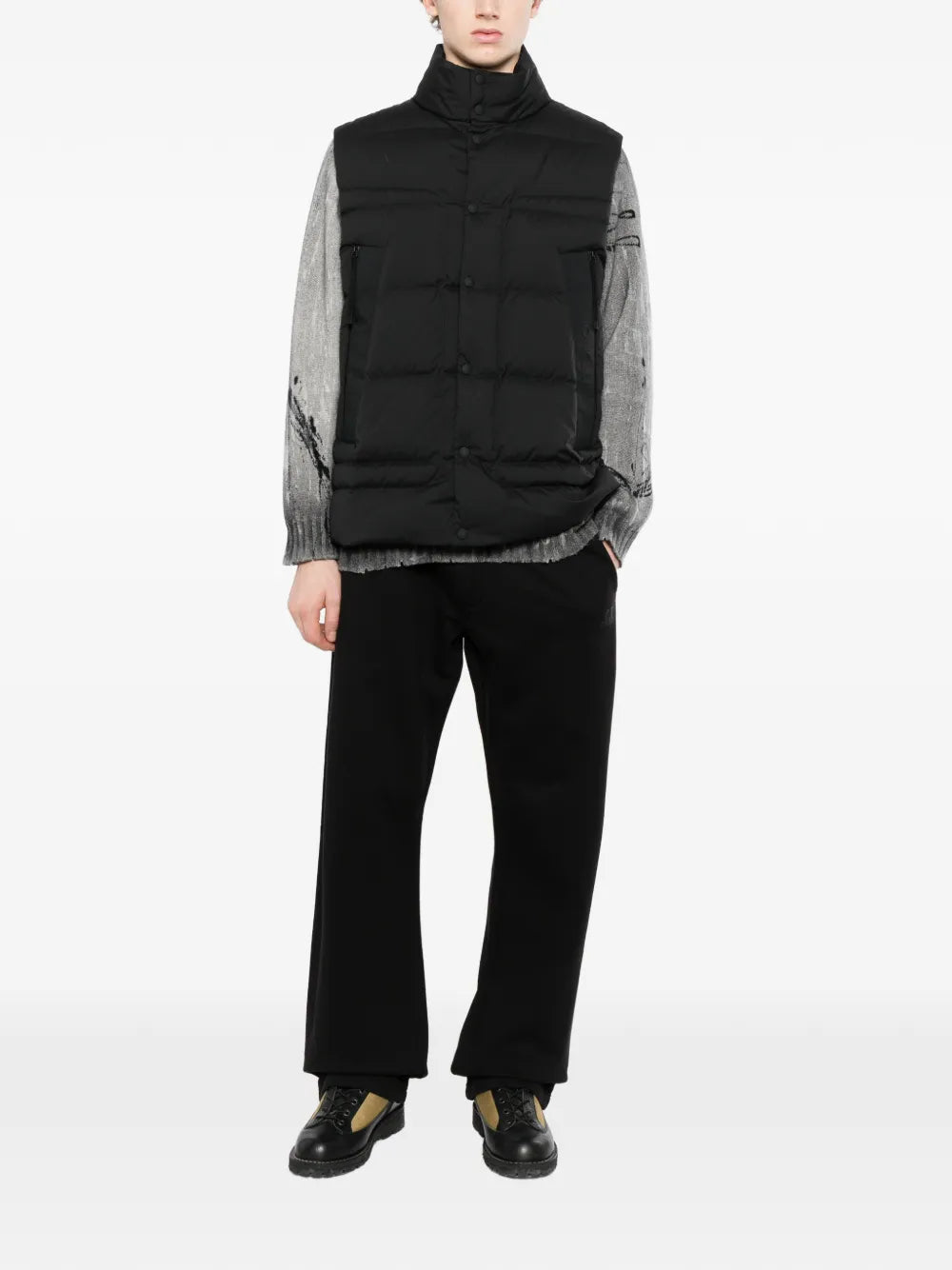 quilted logo-patch gilet