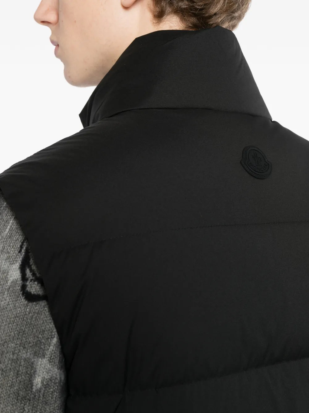 quilted logo-patch gilet