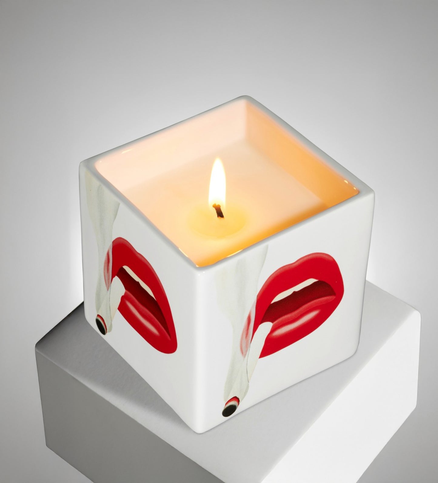 Tom Wesselmann Square Perfumed Candle "Smoker N°1"