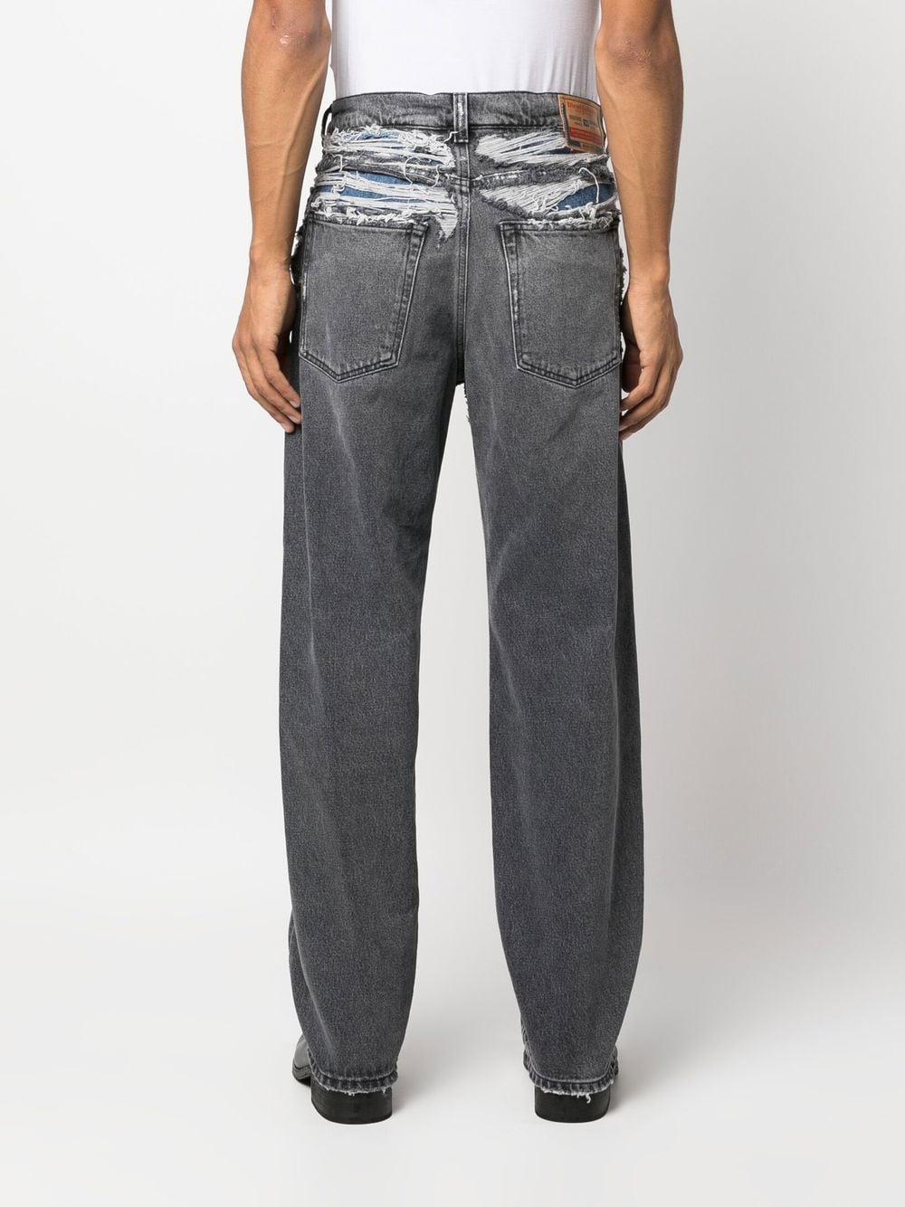 2010 007J4 Straight-Leg Jeans