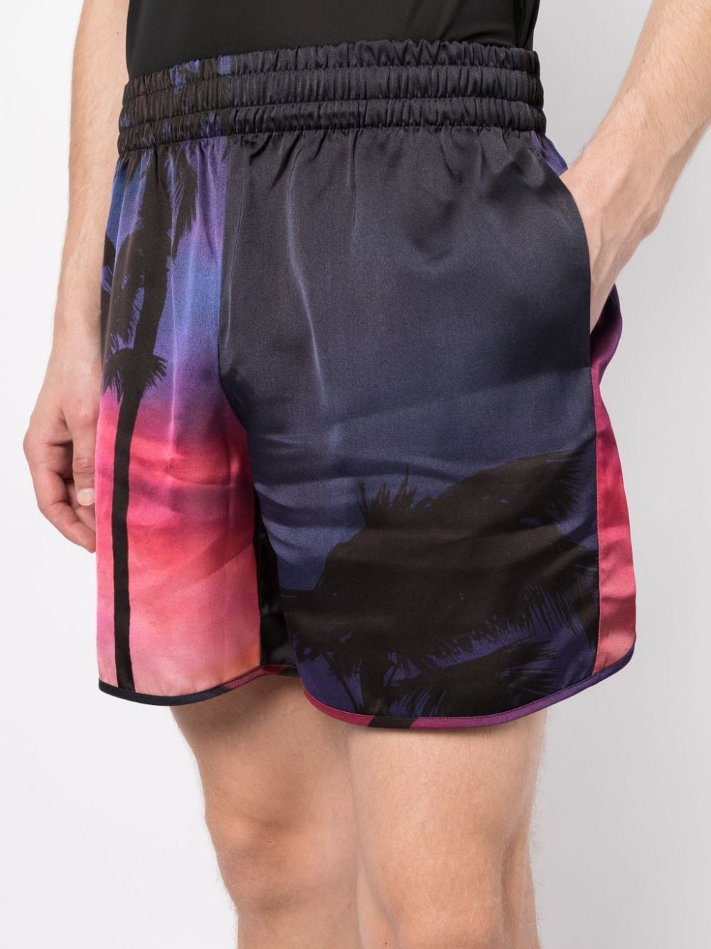 Graphic-Print Elasticated-Waist Shorts